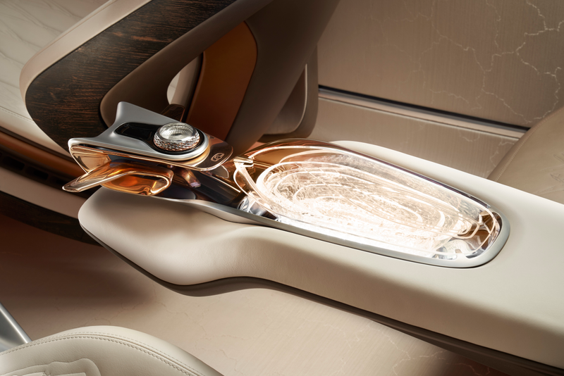 Illustration for article titled Bentley’s EXP 100 GT Imagines Electric Luxury and AI Assistants in the Year 2035